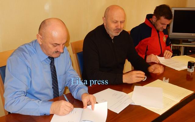 Potpisivanje u Gradu: Starčević, Brkljačić HCK i Brozičević HGSS/Snimio Marko Čuljat                                                                                                                                                                      